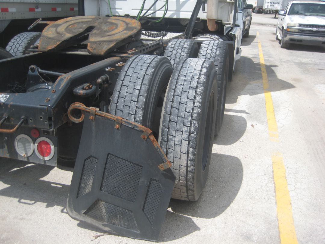 2015 VOLVO VN Series - Image 6